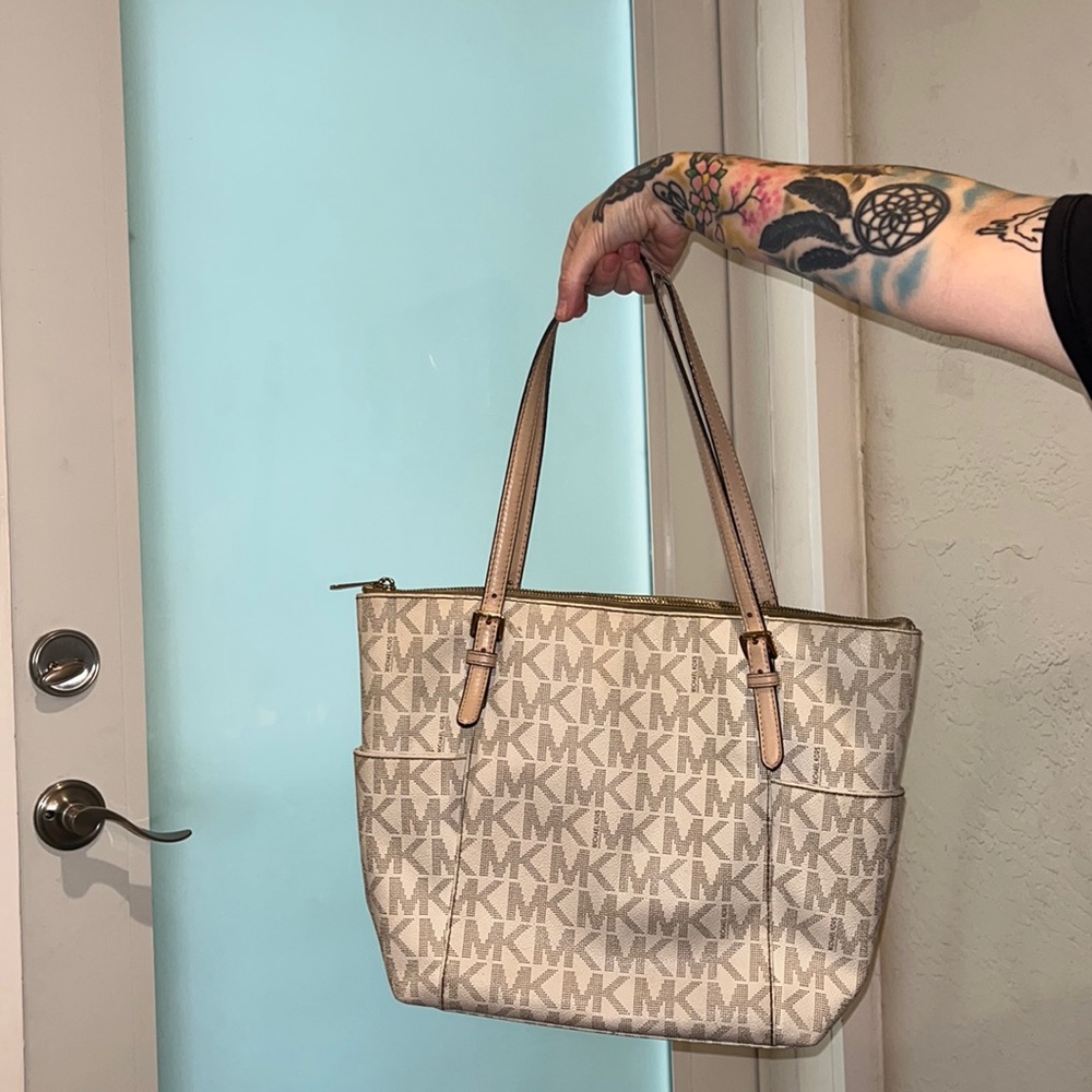 Michael Kors purse